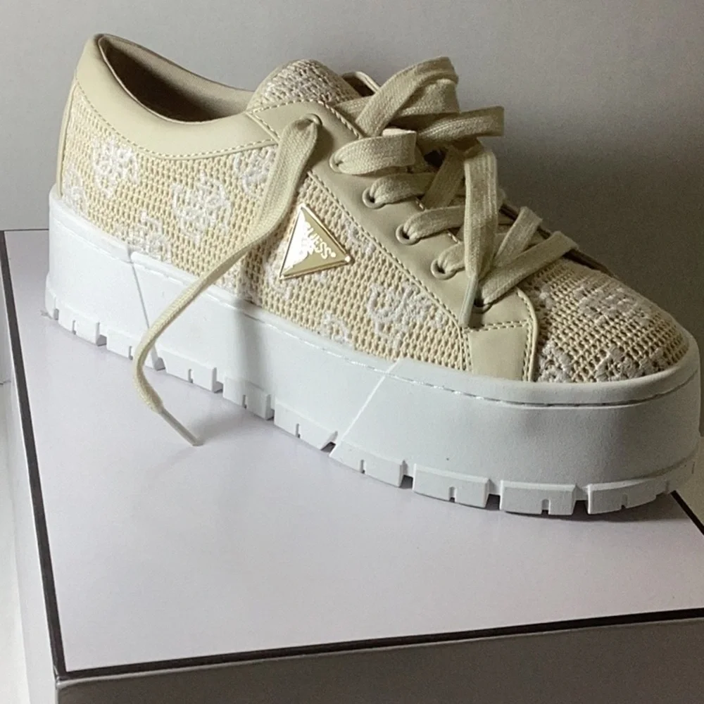 GUESS  Tesie Women's